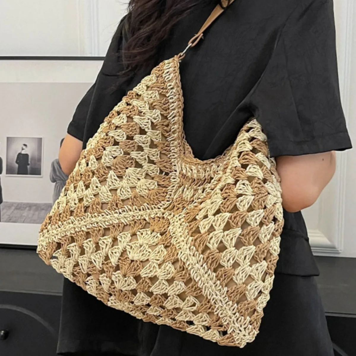 

High-End Fashionable Leather Clutch Bag Vintage Messenger For Trendy Women With Designer Letter Logo