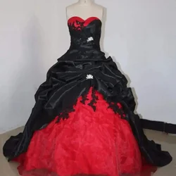 Black And Red Gothic Wedding Dress With Petticoat Sweetheart Strapless Long Bridal Ball Gown Ruched Vintage White Robe De Mariee