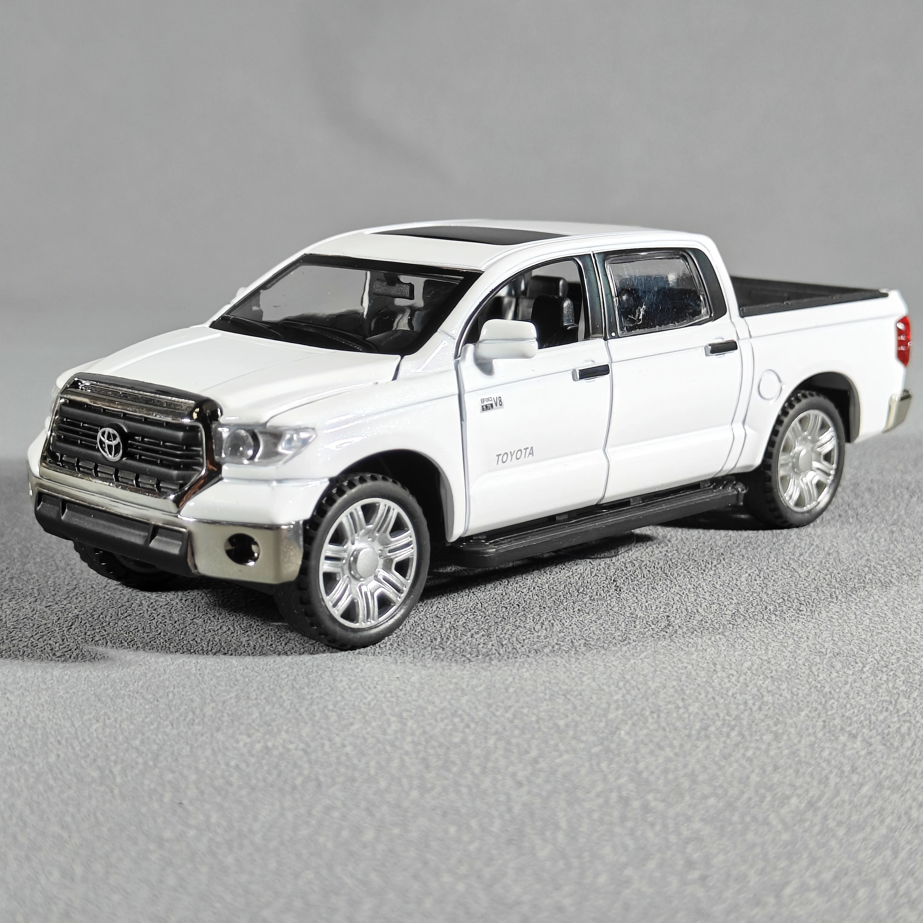 1:32 Toyota Tundra Pickup Truck Off Road, литая под давлением модель из сплава, имитация солида и света, игрушка в подарок для друзей, украшение для рабочего стола