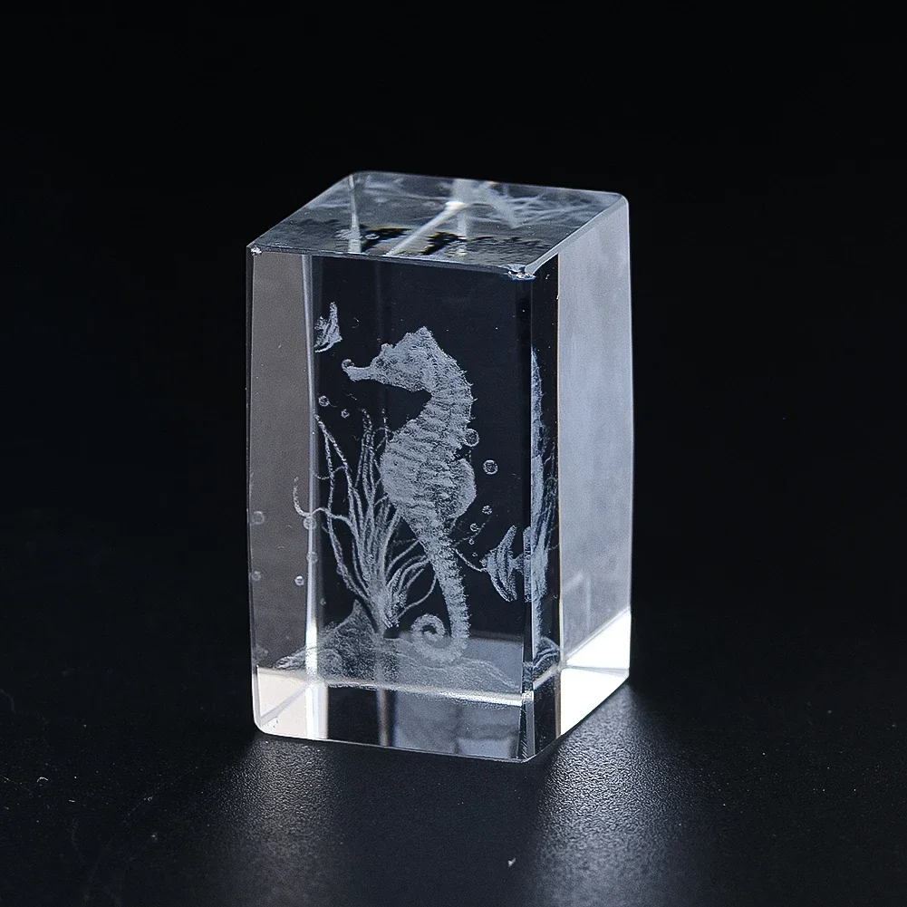 

43mm Mini Crystal Three-dimensional Laser Engraving 3D Seahorse Desktop Ornaments Feng Shui Paperweight Mascot Home Accessories
