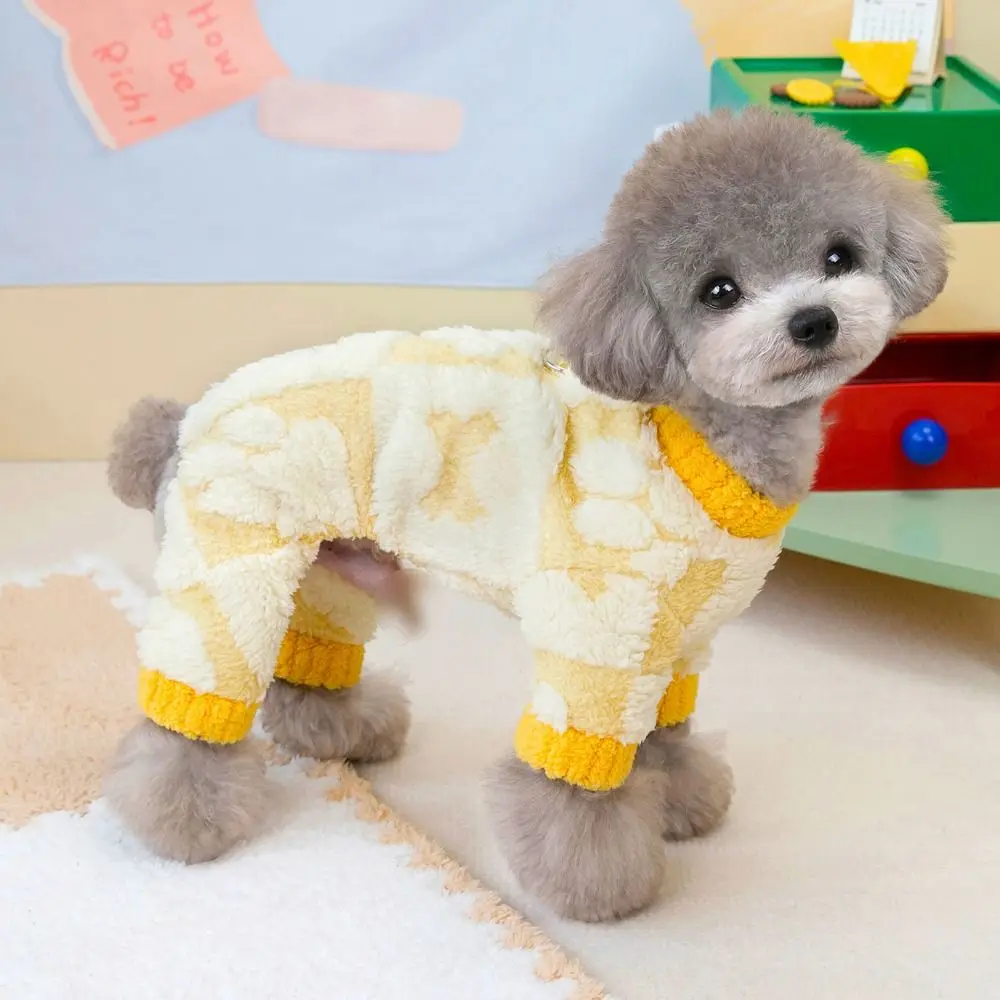 厚手の暖かい犬のジャンプスーツ、柔らかい足跡、dリング付きベルベットパジャマ、4本足の犬の服、冬