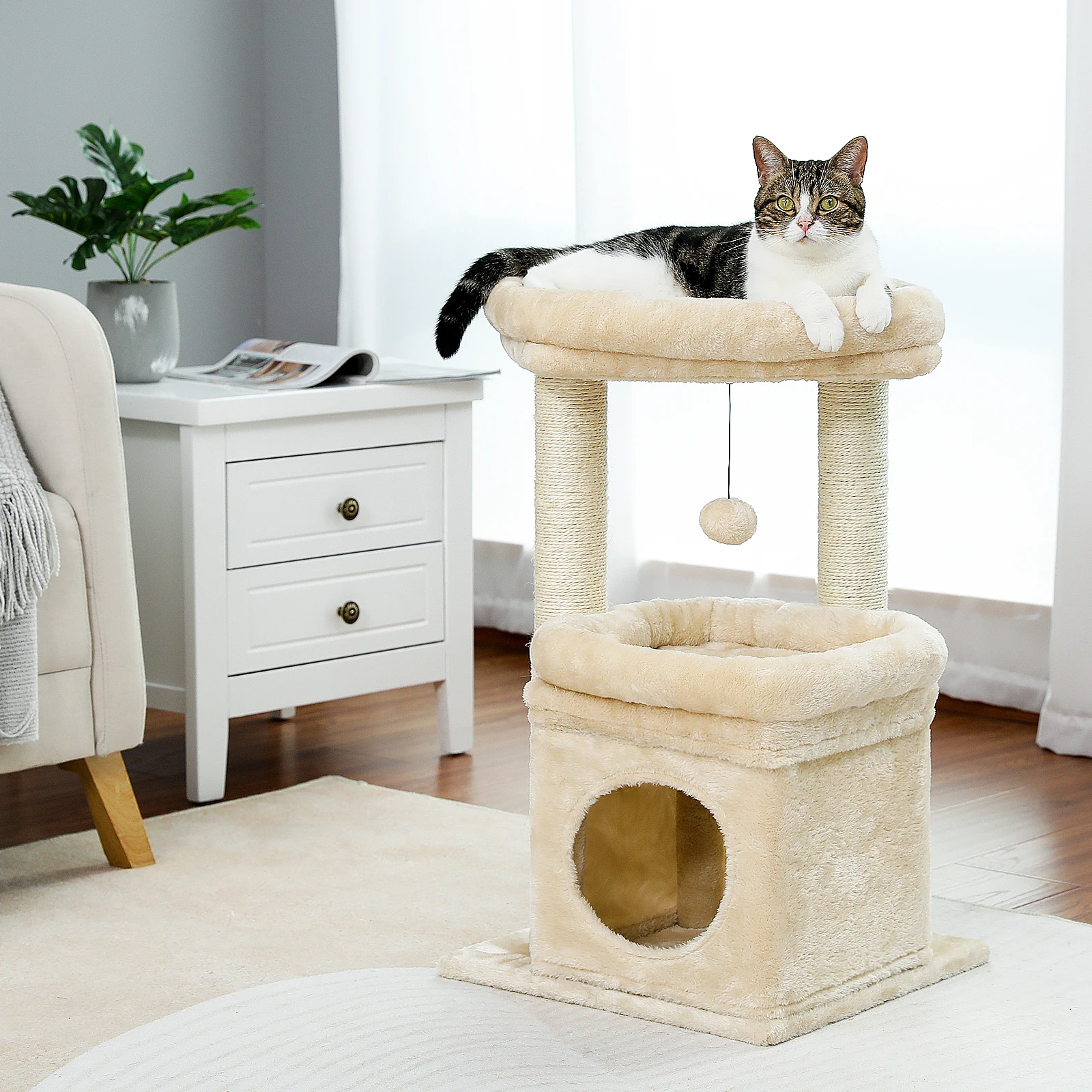Arbre à chat tour pour chat avec condo confortable, perche large, poteaux en sisal naturel, peluche douce, pom-pom ludique adapté aux 1 à 2 chats d'intérieur