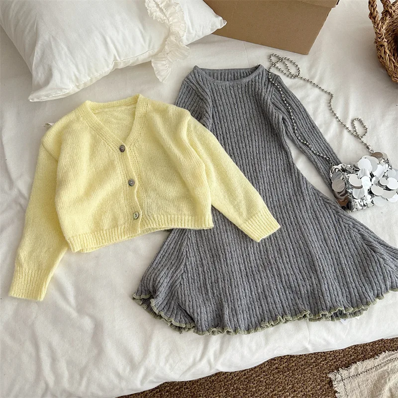 

25Autumn New Children's Knitted Color-Block Long Dress for Girls, Stylish Slim-Fit Long-Sleeve Dress for Babies