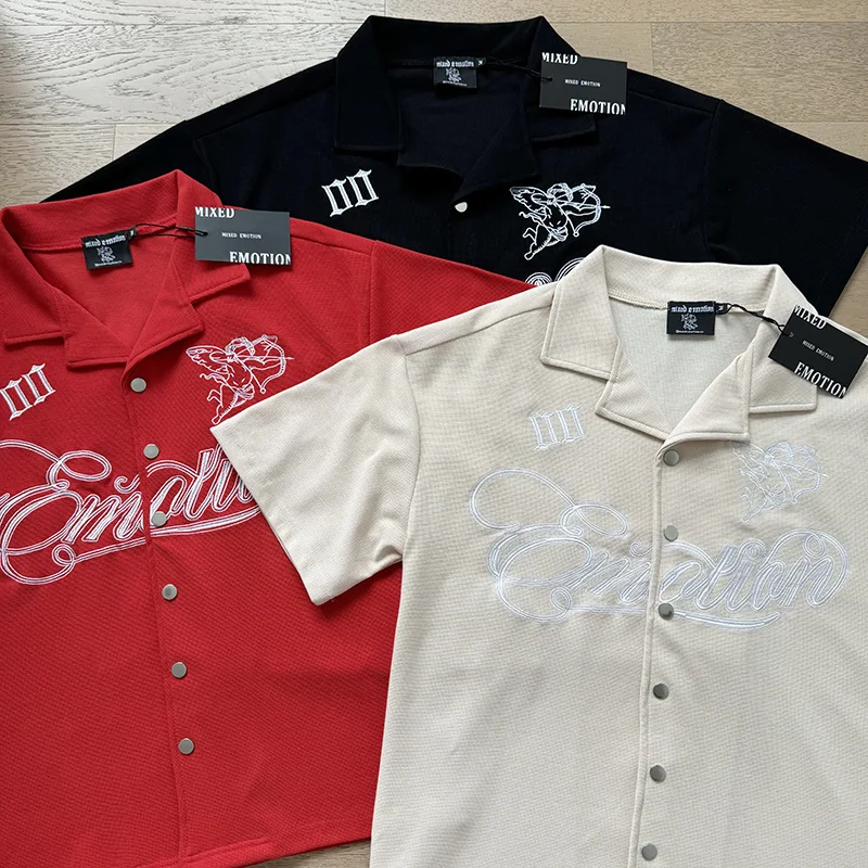 

Mixed EMOTION Street Waffle Embroidered Short Sleeve Shirt