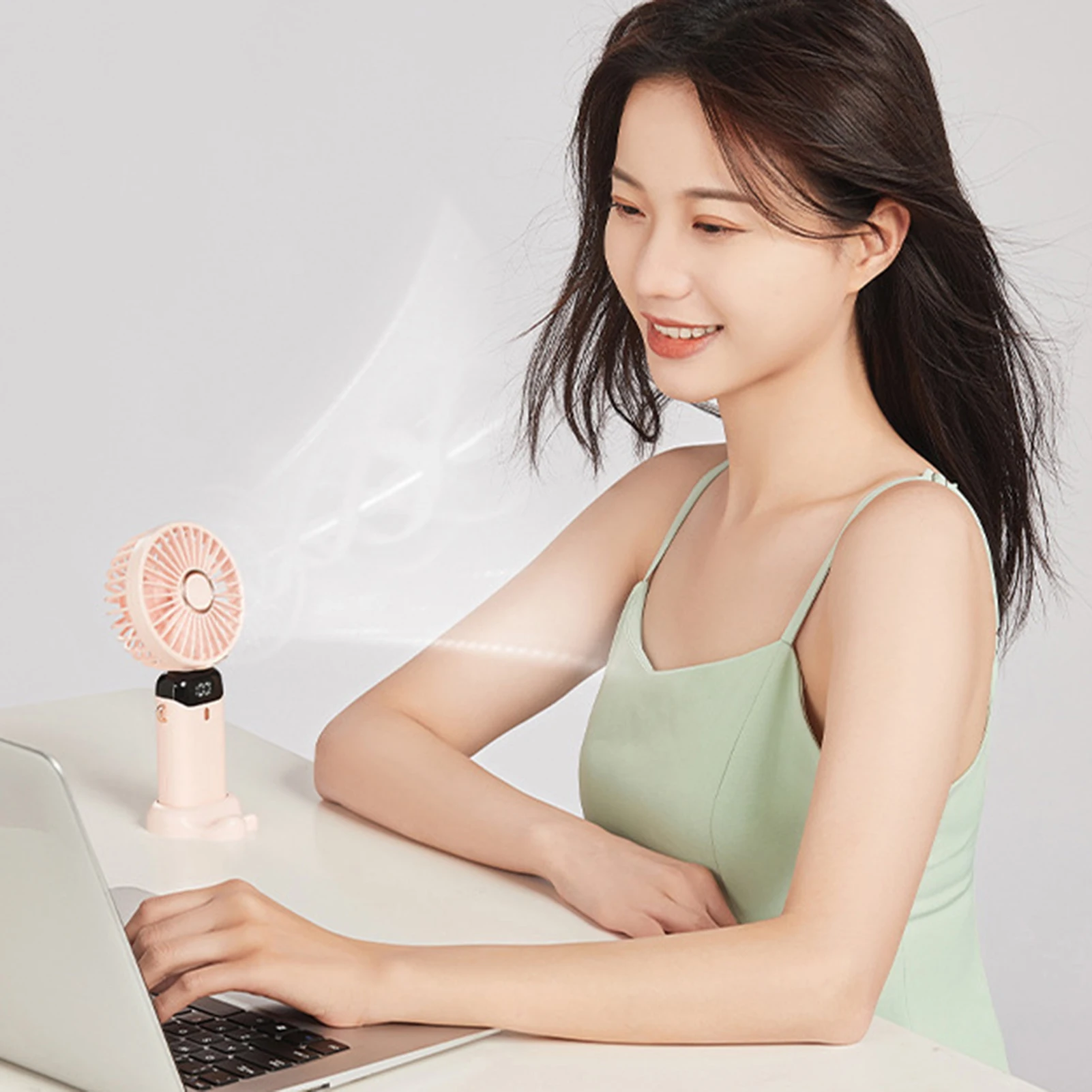 Portable USB Charging Electric Fan Household Electric Student Fan for Office School Class Meeting