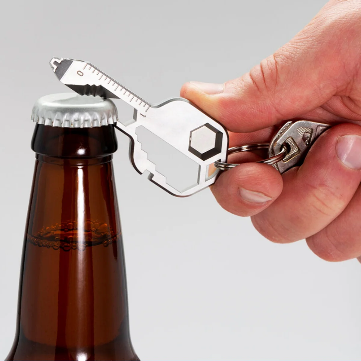 Convenient keychain multifunctional combination tool