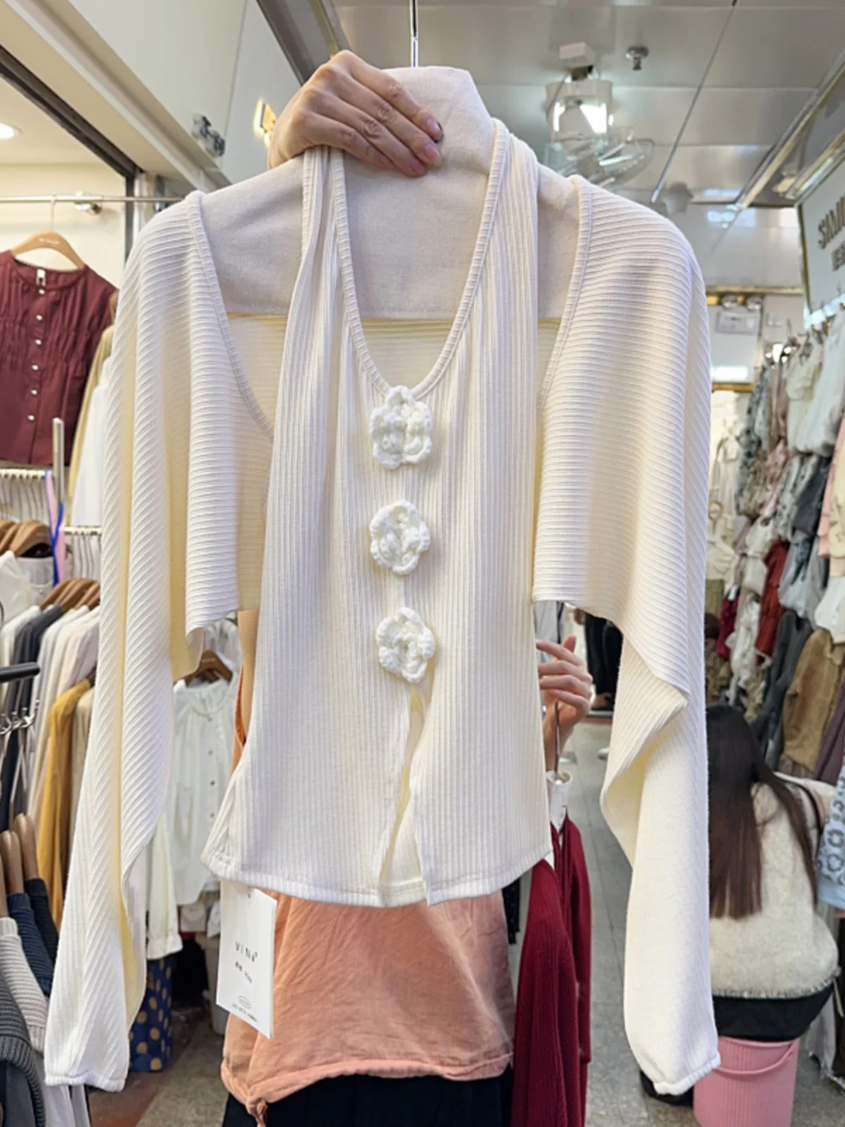 KUSAHIKI Autumn New French Retro Rose Hanging Neck Vest + Korean Sweater Cardigan Two-piece Set