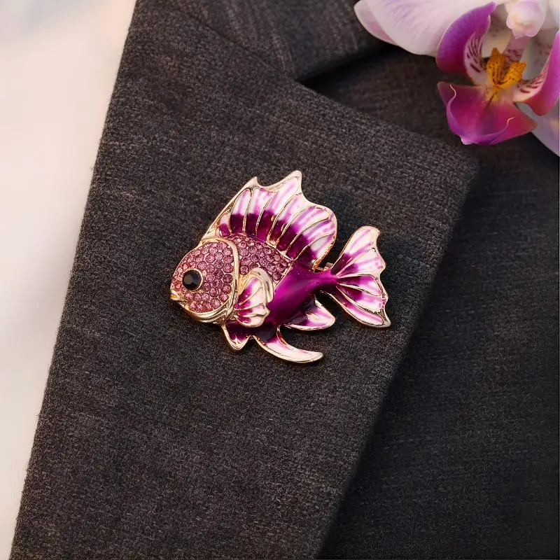 Trendy Rhinestone Fish Brooches - Unisex Animal Pin for Clothing & Party Jewelry - Sparkly Lapel Badge Gift for Women
