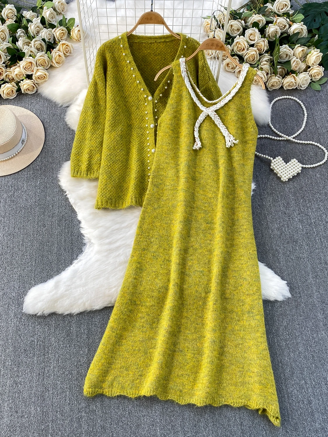 

Heavy Embellished Soft Cozy V-Neck Jacket Loose Slimming Vest Dress Gentle Wind Fashion Set for Young Women