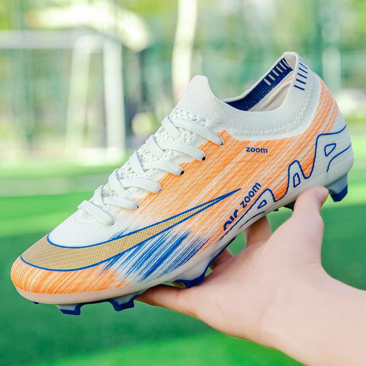 

Высококачественные спортивные футбольные бутсы TF/FG, удобные, дышащие, персонализированные и модные.