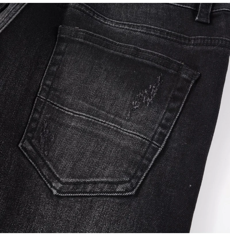 Herren-Jeans aus Stretch-Denim mit Kristallverzierung, Skinny-Schnitt, mit aufgemalten Löchern, zerrissene, schmal zulaufende Hose, Streetwear, Patchwork-Design, schwarze Hose. – Detail 13