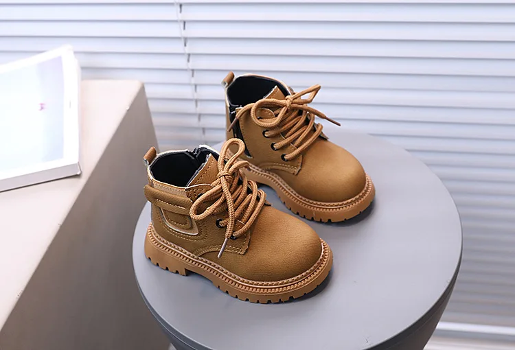 2026 Herbst Neue Kinder-Lederstiefel für Jungen Einfarbig Vielseitig Atmungsaktiv Schlichte Kinder-Kurzstiefel für Mädchen Lässig Einfach – Detail 12