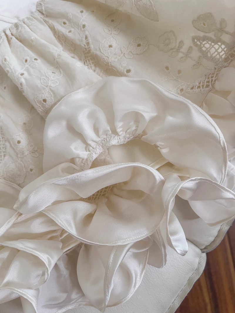 Süßes zweiteiliges Set mit Glockenärmeln und Rüschensaum, hoher Taille, Reißverschluss, SLE-Baumwoll-Hochzeitskleid für junge Frauen