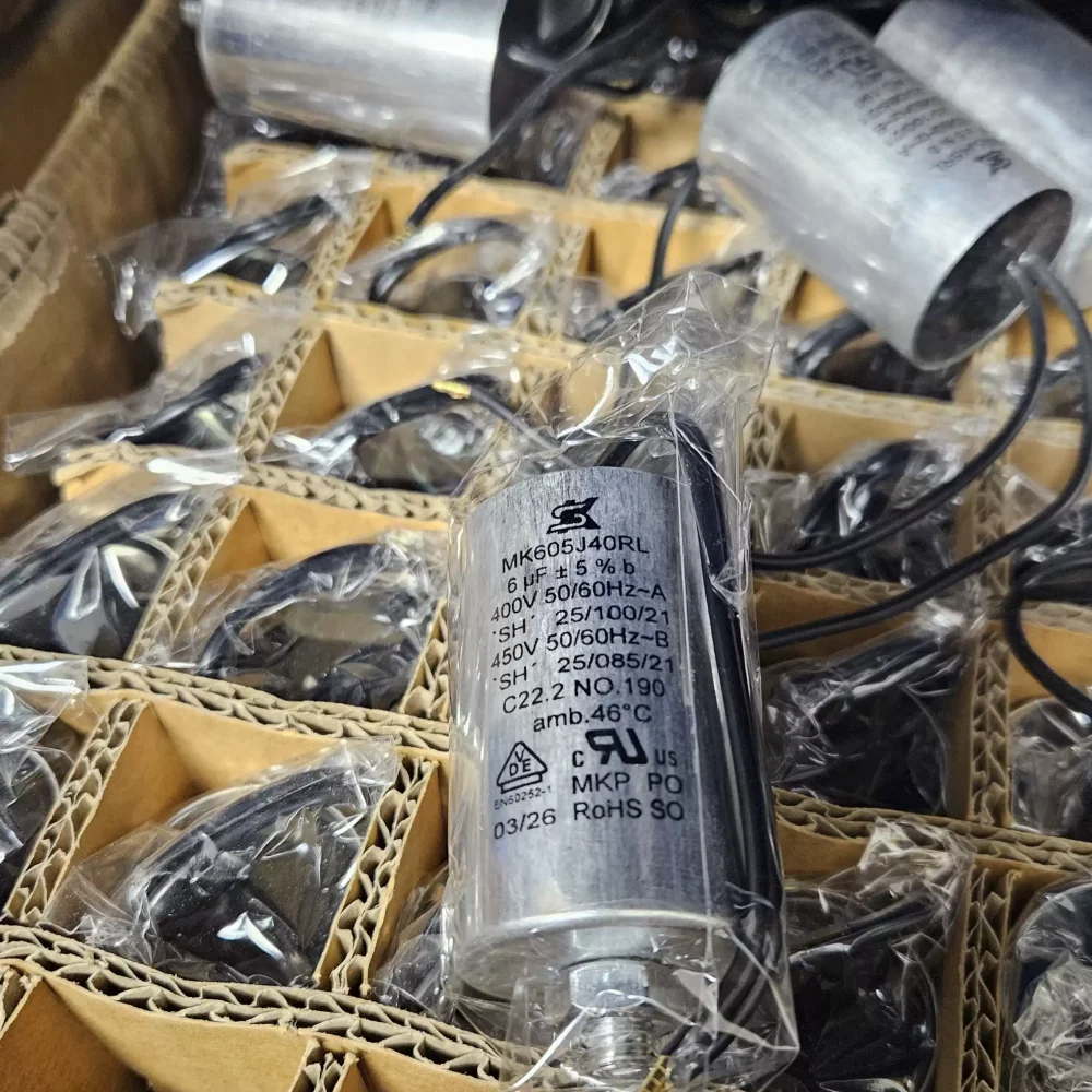 1pcs 6Uf400v MK605J40RL motor motor running capacitor, new stock Size 35 + 55mm M8 nut