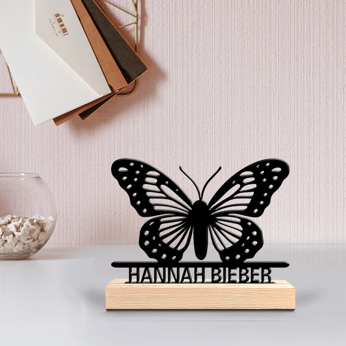 1pc Beauty Personalized Custom Butterfly Metal Statues Modern Wooden Base Decor for Office, Living Room, Nature-Inspired