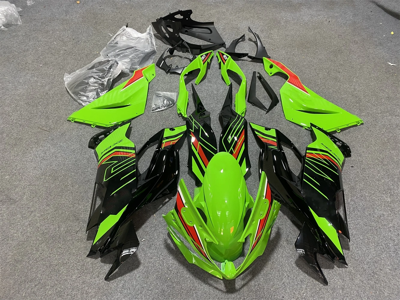 Motorcycle Fairing Kit Suitable for Kawasaki ZX-6R 19-21 Years 6R 636 2019 2020 2021 Fairing Green Black Red