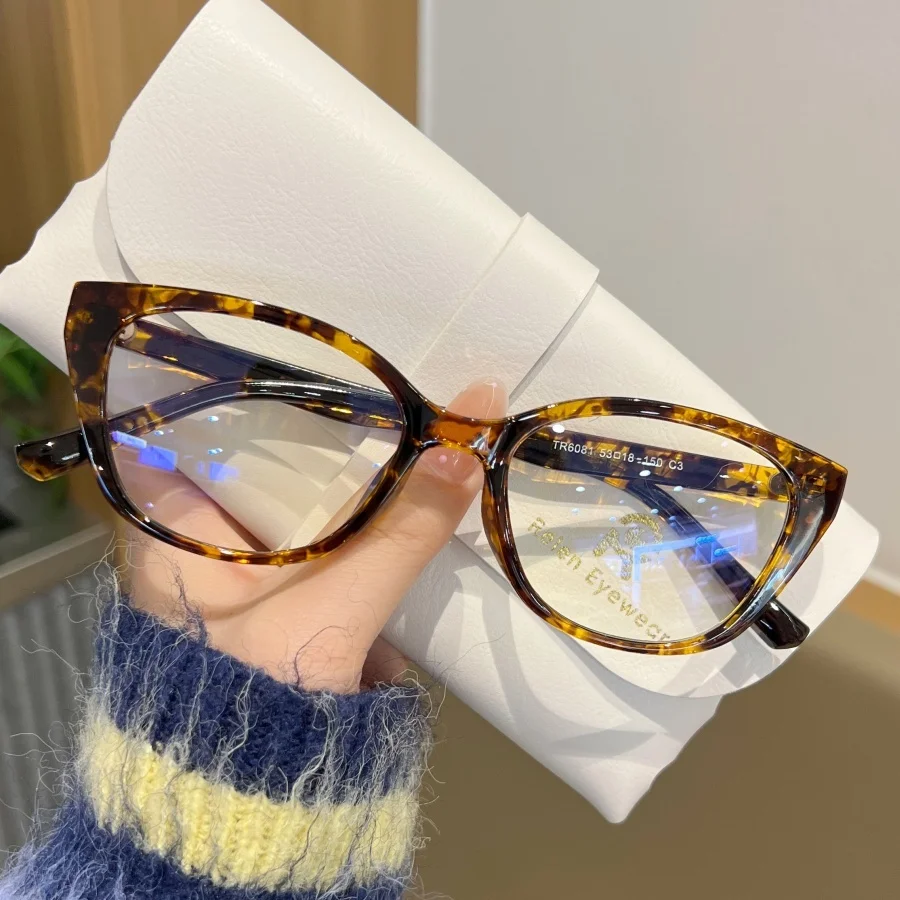 1Pc Frauen Modische Keine Brillen Neue Ultra-Klar Cat-Eye Casual Vielseitig Persönlichkeit Anti-Blau licht Täglichen Zuhause