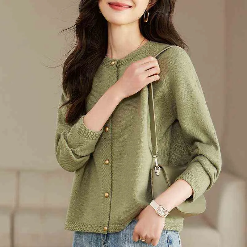 

2025 Spring and Autumn Fashion Knitted New Variety Sweater Top