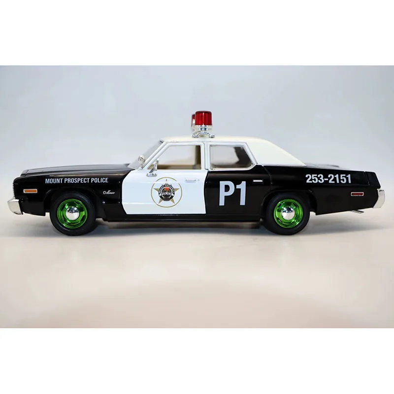 

Модель автомобиля Green Light 1:24 1974 Monaco из сплава, статическая коллекционная модель, декоративная игрушка, сувенир, подарок