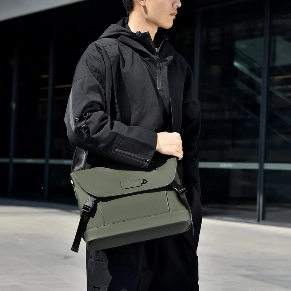 2025 Bolso bandolera para hombre: bolso de pecho multifuncional con sensación premium, mochila de mano y de hombro