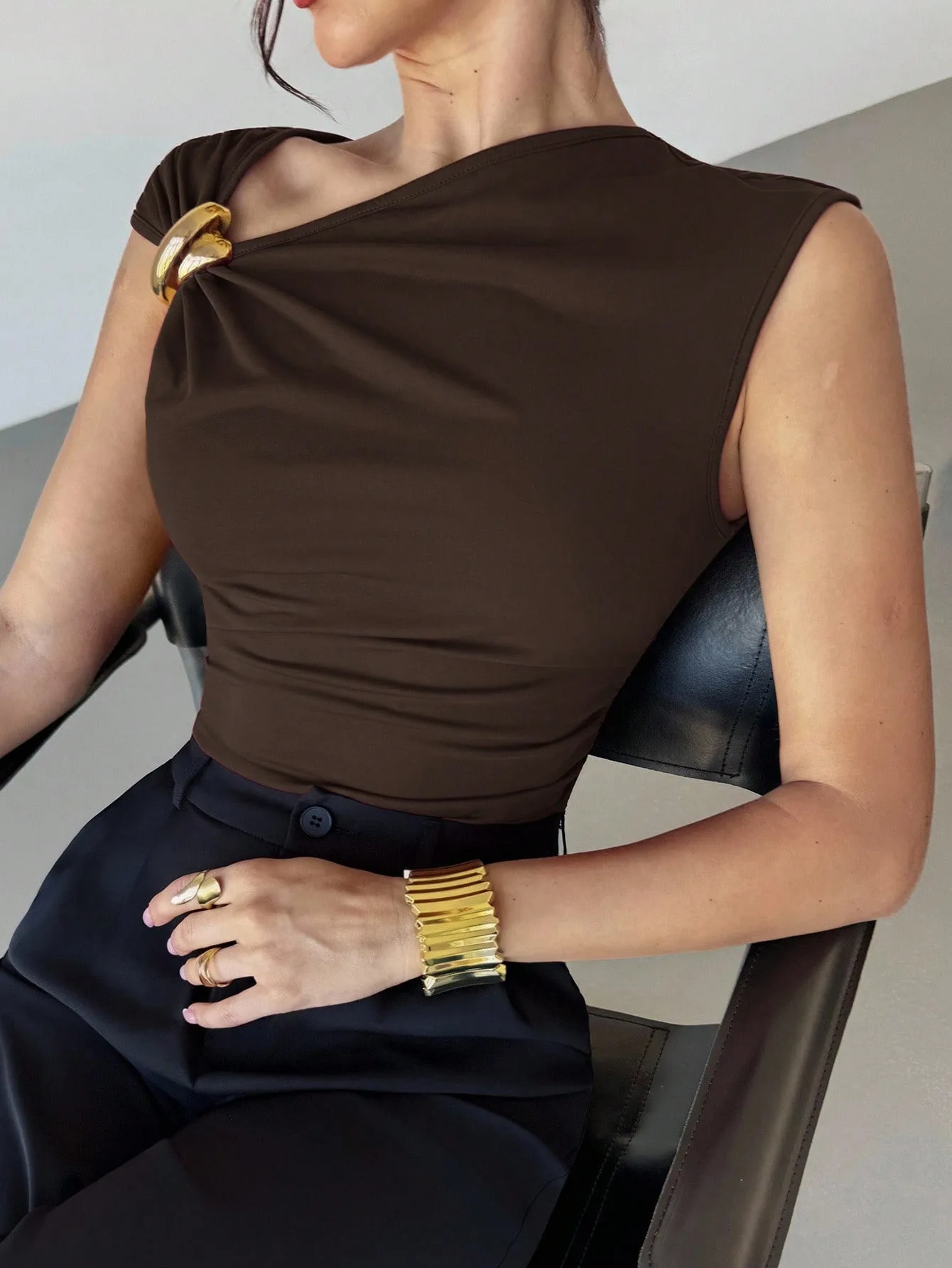 2026 T-shirts summer new product temperament simple sleeveless metal ring design solid color slimming vest top vests camisoles