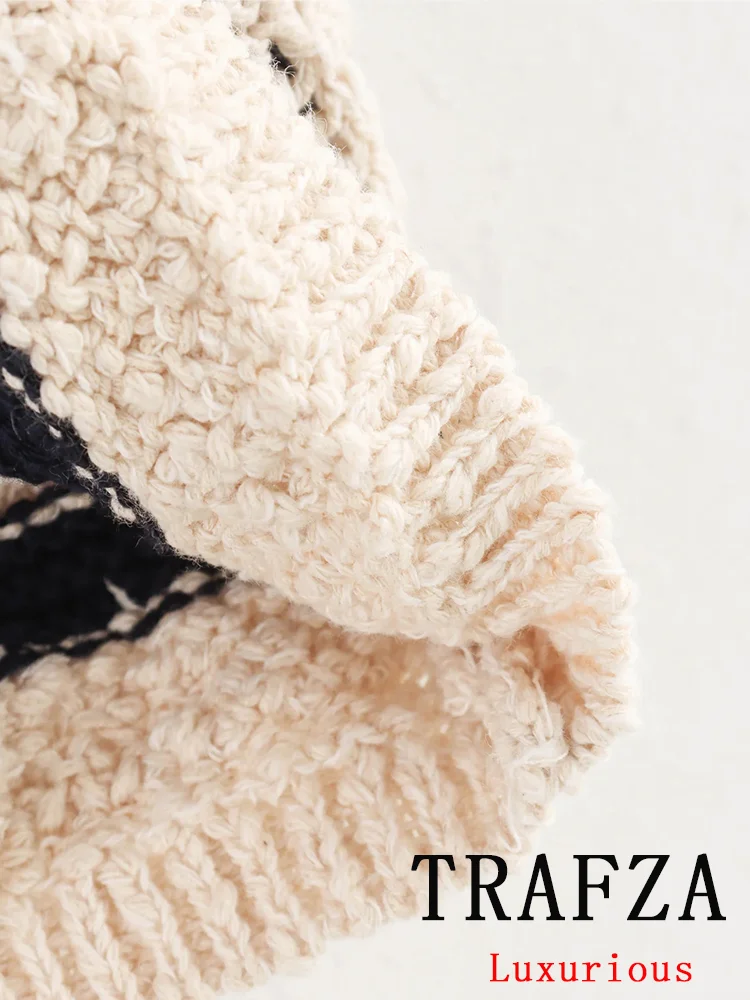 TRAFZA Vintage Chic Women Vest Striped V-Neck Sleeveless Button Knitted Short Sweaters New Fashion 2024 Autumn Female Tops