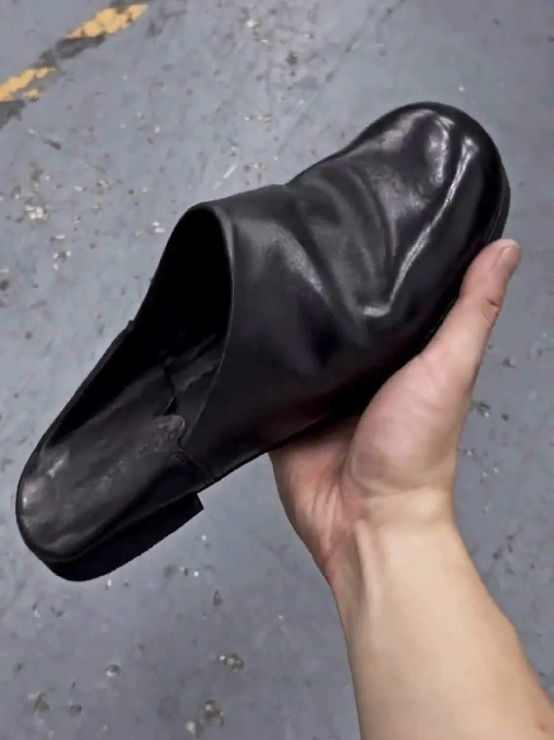Mens Genuine Leather Backless Solid Color Mules Round Toe Low Block Heel Slip On Distressed Casual Footwear for Men Streetwear