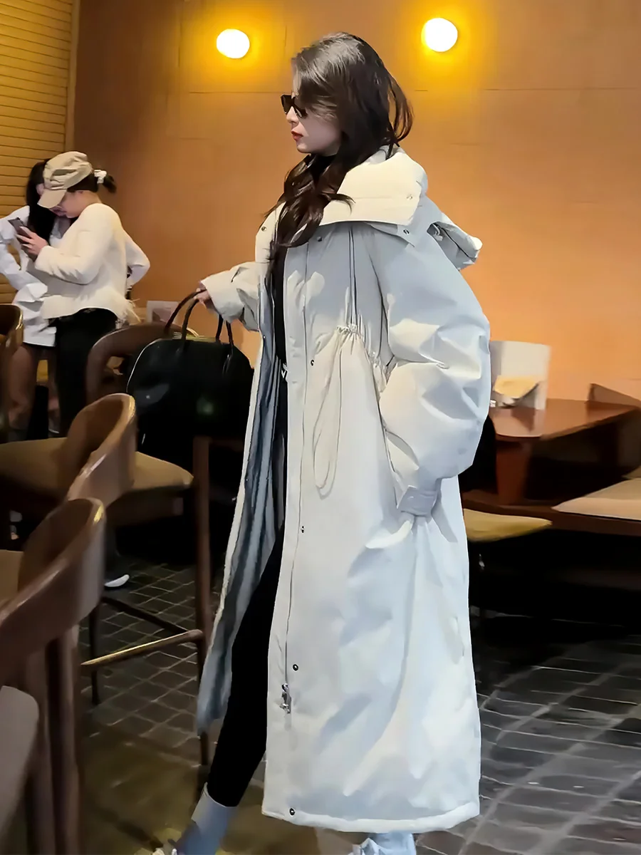 Piumino lungo da donna Jaet 2024 Inverno Thiened Dstring con cappuccio Caldo e accogliente Pendolarismo Sle Bianco Du Feather No Brand