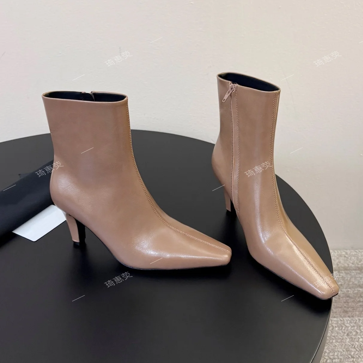 Retro-Style Square-Toe Stiletto Ankle Boots 2026 Winter New Arrival Side-Zip Design Versatile Soft-Leather Slim-Sit Boots