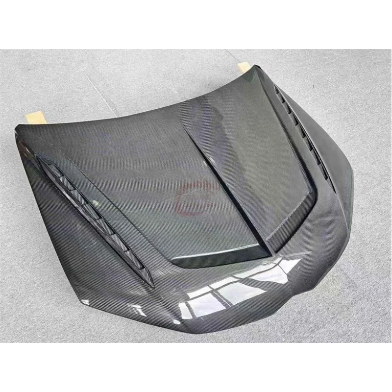 

Для Lamborghini URUS S 2022-2023: Обновленный капот из сухого карбона в стиле Top Style