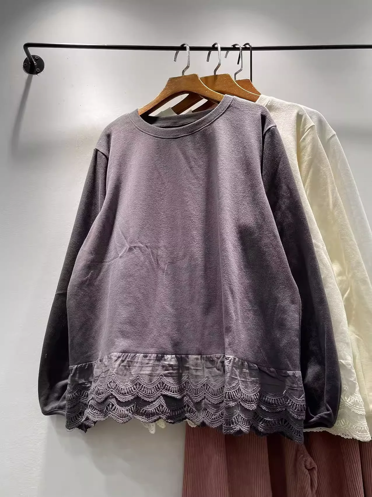 

2026 Japanese Mori Girl Style Loose Pure Cotton White Beige Gray Long Sleeve Shirts Women Tops Eyelet Lace Patchwork Shirts