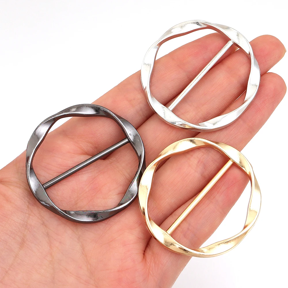 5er-Set modische runde Metall-Clip-Schnallen für Schals, T-Shirts, Krawatten, Broschen, Taillenbänder, vielseitige Kleidungsringe und Wickelhalter – Detail 6