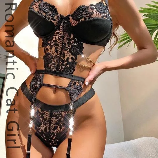 

2025 new European and American three-point hollow black fun backless lace sexy suit female spot