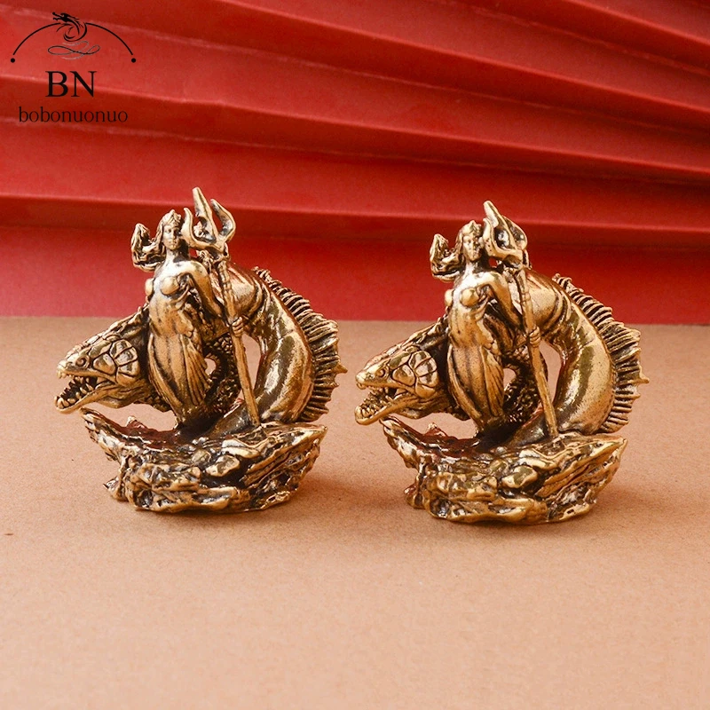 2025 New Style Brass Queen Medusa Ornaments Ancient Greek Snake Women's Crafts Home and Office Desktop Ornaments
