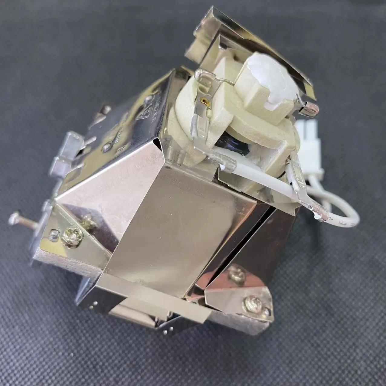 

RLC-109 Replacement Accessories of Projection Lamp for PA503W PG603W PS501W PS600W VS16973 VS16907