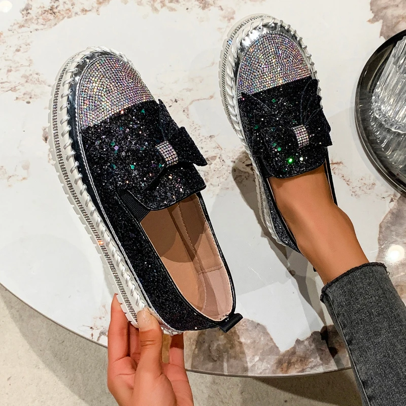 Mode Damesschoenen Glanzend Strass Loafer Strik Strik Slip-On Dikke Botton Casual Dames Crystal Vrouw Platform Sneakers Sport