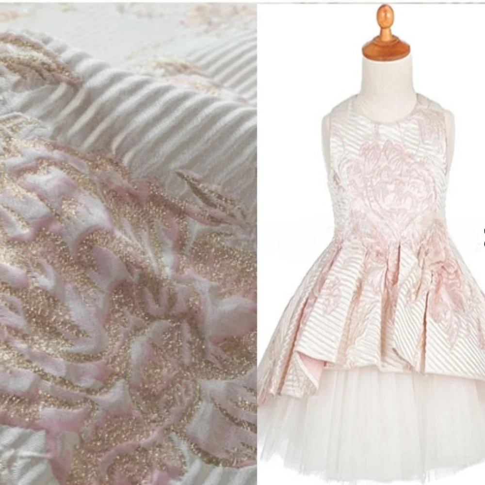 

Парчовая жаккардовая ткань Весна Лето Роза Плиссированная ткань для платья Бренд Модный дизайн для шитья Оптовая продажа Материал на метр