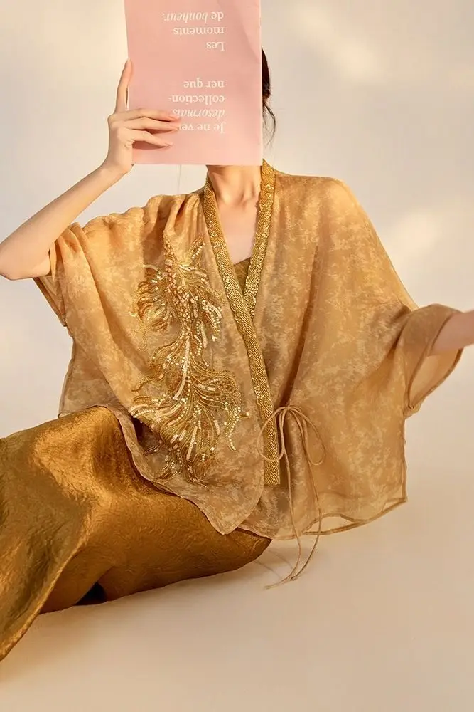 

2025 Oriental Style Gold Jacquard Sequin Top for Women High End Loose Fit Blouse with Unique Chinese Inspired Designer Details
