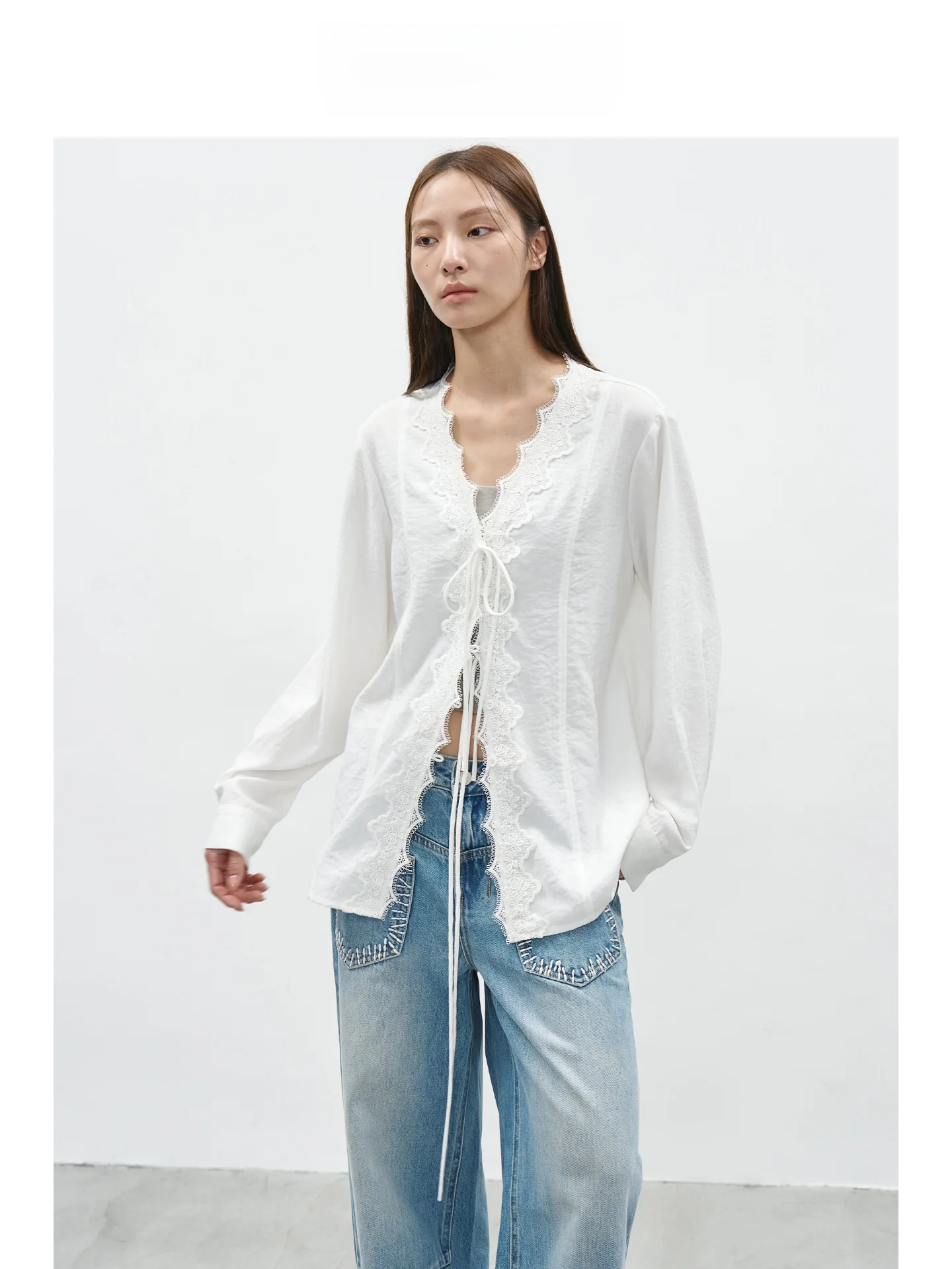 

EIGHTHMONTH White Lace Splicing Knot irt Women's Loose Slimming Casual Sle V-ne Long Sve Casual irt for Girls