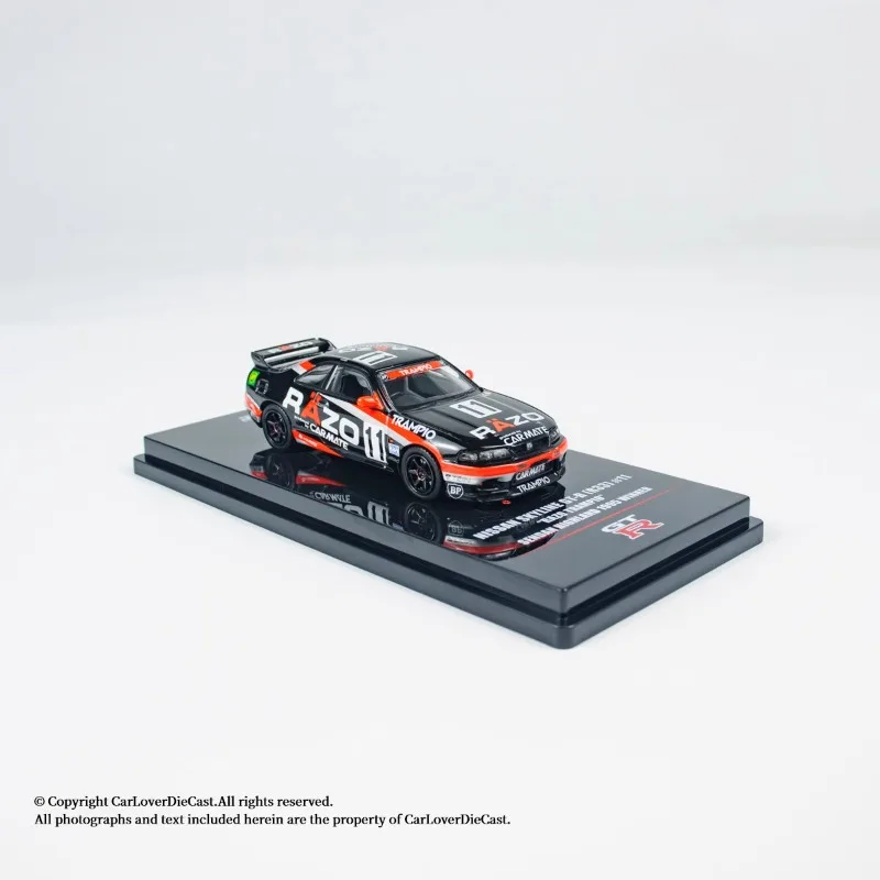 Lagerbestand 1:64 NISSAN GTR R33 # 11, Automodell aus Druckgusslegierung, Jungenspielzeug, Festivalgeschenk für Kinder, Sammlerstück für Erwachsene.