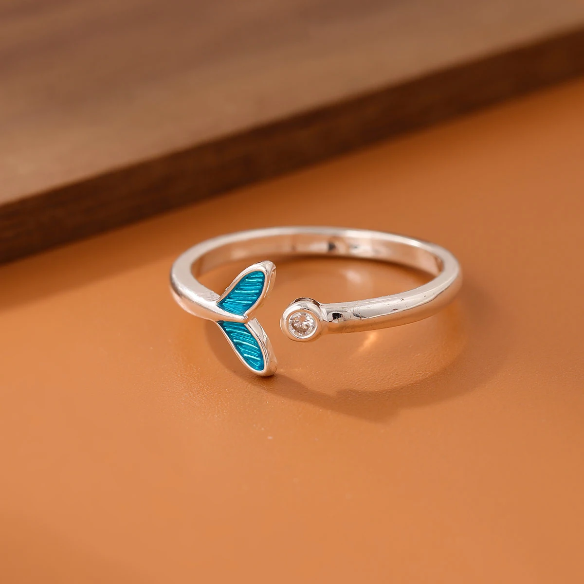 

New Creative Beautiful Sweet Blue Fishtail 925 Sterling Silver Jewelry Fashion Fish Crystal Personality Opening Rings R070