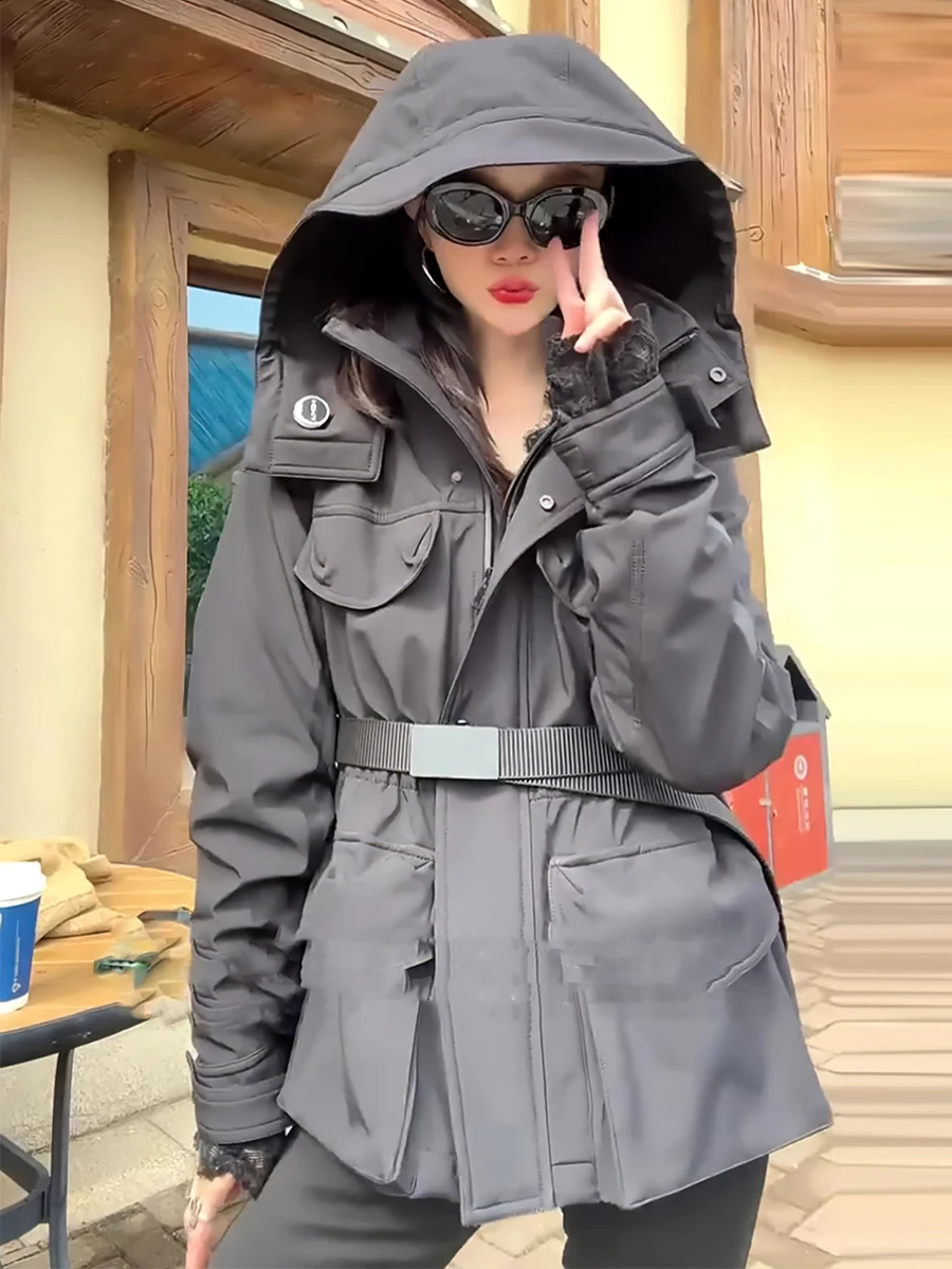 เสื้อโค้ทกันหนาวสำหรับผู้หญิง รุ่น Sle Du down Jaet Thiened ทนทานต่อความหนาวเย็นสูง เหมาะสำหรับการเดินทาง มีฮู้ด ความยาวปกติ