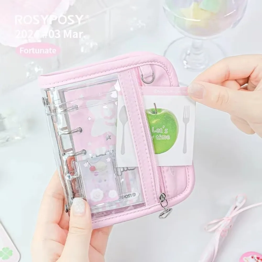 Przenośny notes w stylu retro M5, album do scrapbookingu z motywem kreskówkowym, dziennik w stylu Ins z motywem koniczyny, kolorowy notatnik z zawieszką, luźne kartki na spirali. — zdjęcie produktu 3
