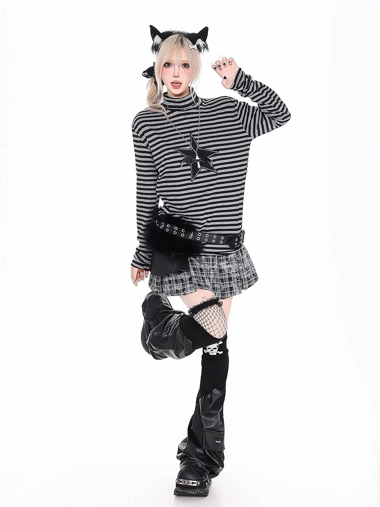 REDDACHiC Women Striped Long Sleeve T-shirt Fall Grunge Black Star Patched Relaxed Turtleneck Pullover Top Retro Acubi Fashion
