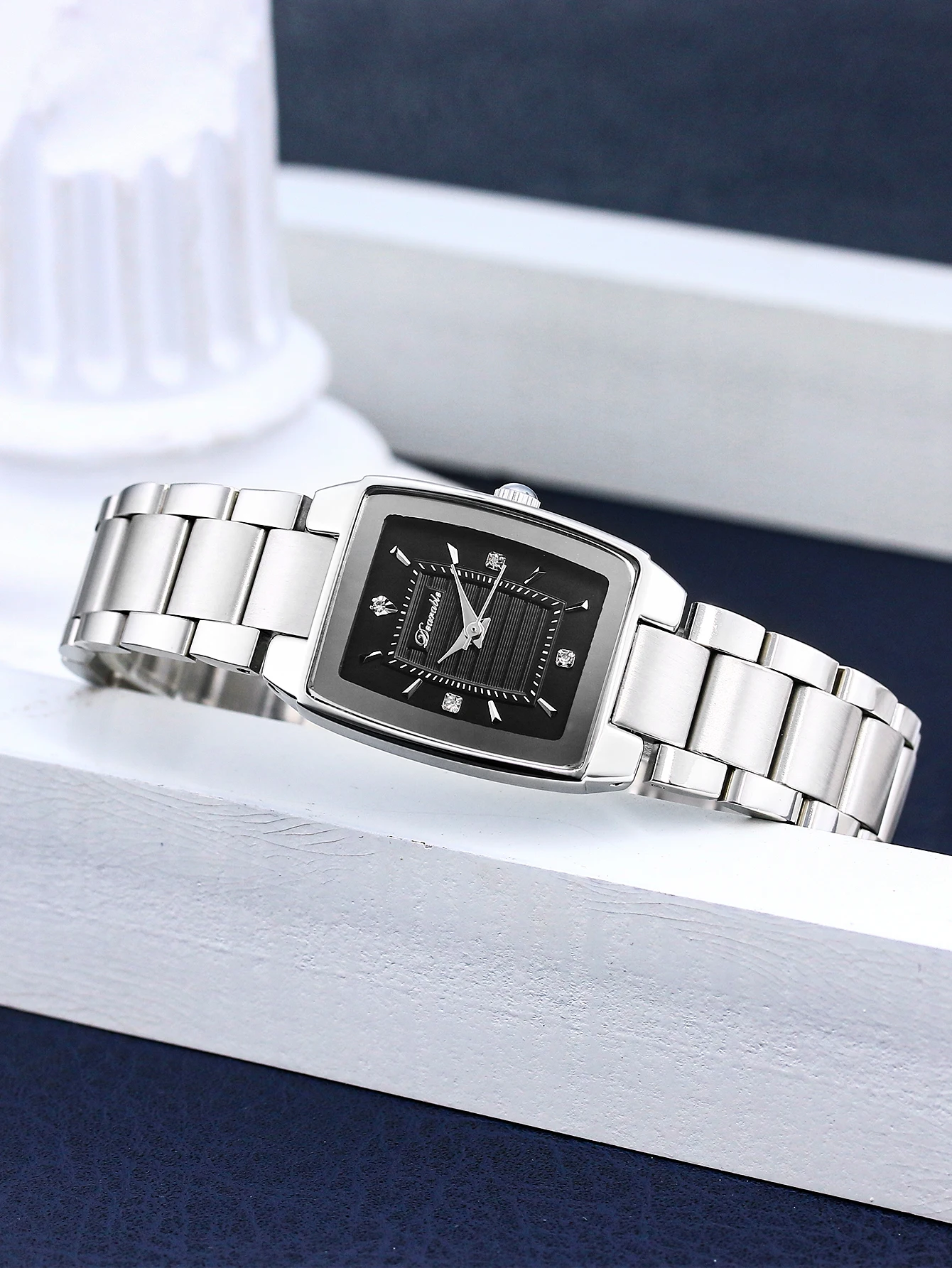 Ladies stainless steel quartz watch,Simple and elegant waterproof Diamond Square wristwatch