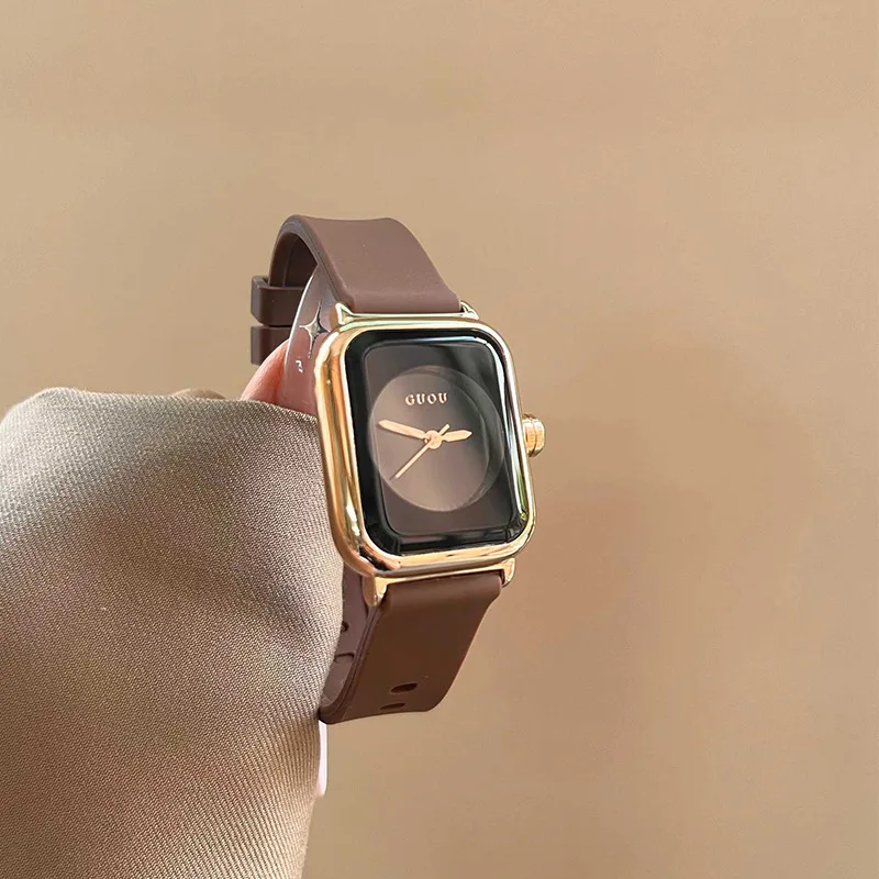 New Minimalist Silicone Strap Women'S Watch, Simple Three-Hand Design, Fashionable Sports Watch, Trendy Women'S Watch.
