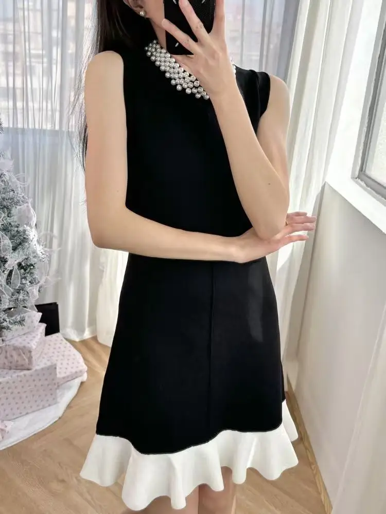 2025 Early Spring New Fashion Ruffles Knit Trumpet Dress Women Elegant Neckline Pearls Sleeveless Mini Robe Female