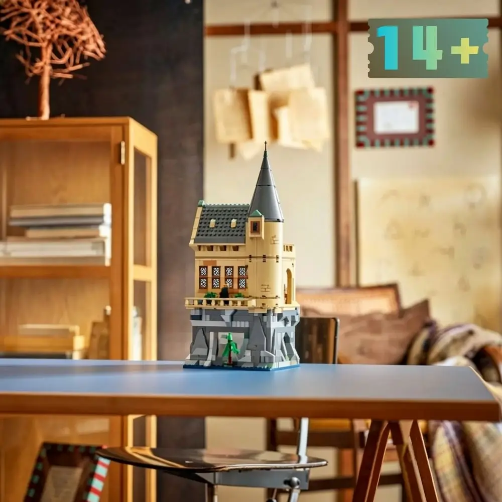 

76463 Collectible Bricks In Stock 907PCS Castle Hospital Wing Building Block Set Assembled Architecture Model