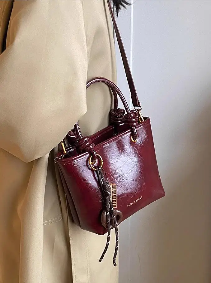 

Fashion Top-handle Bags For Women Red Handbag Luxury Brand Designer Shoulder Crossbody Bags With Pendant Bucket Totes Bolsas