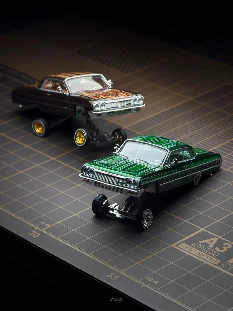 97M Model 1/64 Scale 1964 Impala SS Lowrider Bounce Car Alloy Car Model Classics Adult Souvenir Gift Static Display